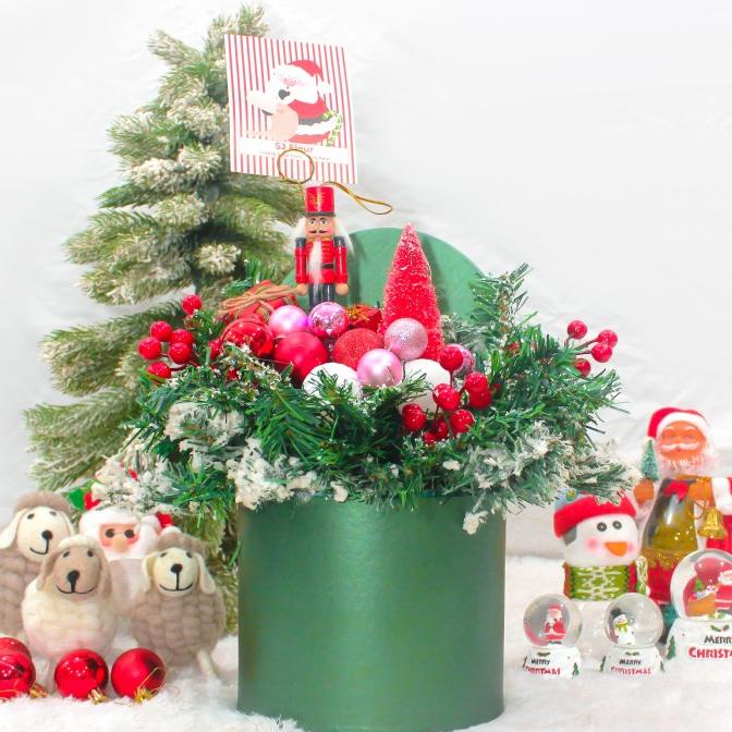 

PAKET DEKORASI HAMPERS NATAL CHRISTMAS PARCEL 36 SX542CX1S