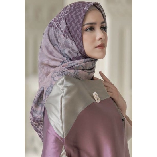 PRELOVED BUTTONSCARVES HARAMAIN BERRY