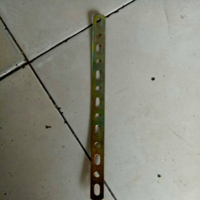 Breket plat bolong besi tebal 2mm