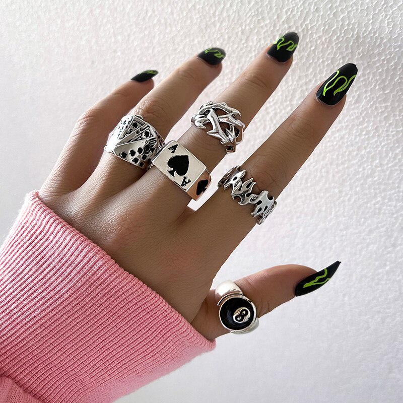 5pcs / Set Cincin Desain Poker Billiards Gaya Punk Goth Kpop Hip Hop Korea Untuk Pria Dan Wanita