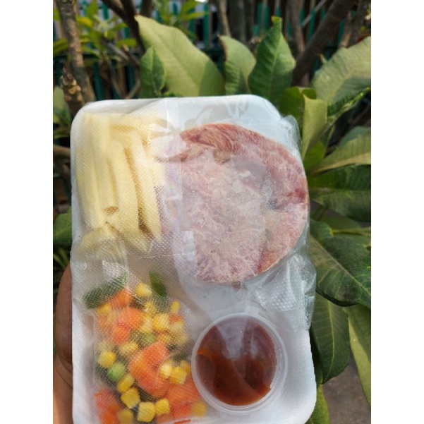 

Steak Wagyu Tenderloin Lengkap 200gram Sesuai foto