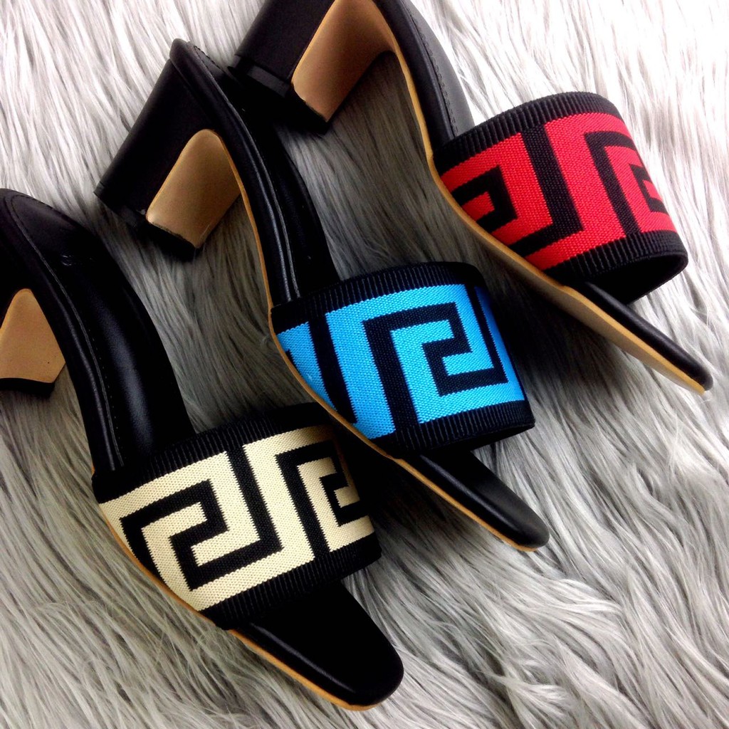 Sepatu wanita GIVENCHY Riverlyn Signature Heel L81W