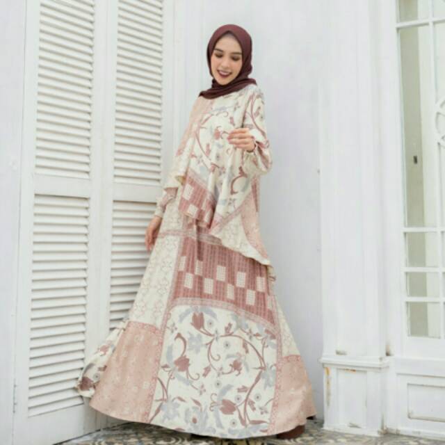 Rumi Dress Wearing Klamby