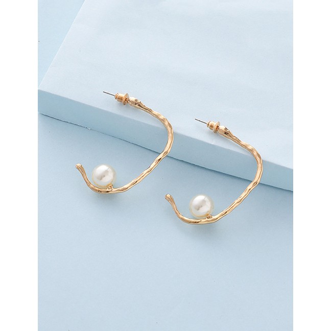 LRC Anting Tusuk Fashion Gold Metal C-shaped Pearl Stud Earrings F61522