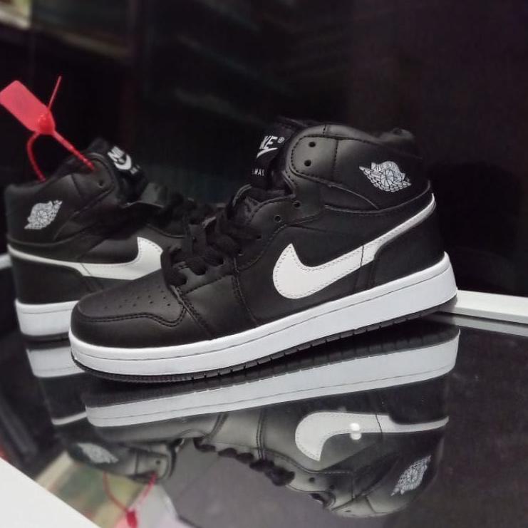 SEPATU BOOTS // SEPATU SEKOLAH // SEPATU ANAK // SIZE 31-40 // SEPATU BOOTS // SEPATU // SEPATU HITA