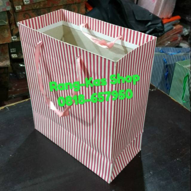 

Paper bag Garis Pink Buku doff