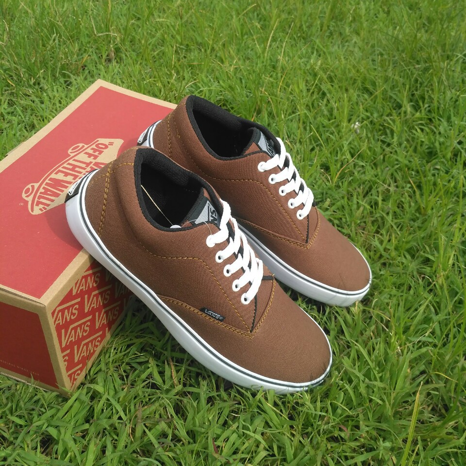  Sepatu  Vans  Era Authentic Warna Coklat  Sepatu  Kets 