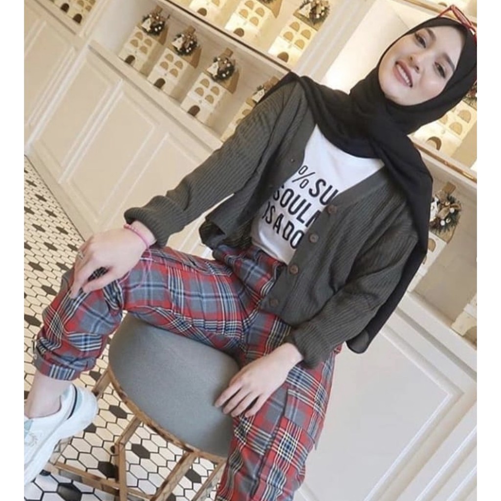 Vannia Cardigan Strada Button Crop - Willy Crop Kardigan Wily - Cardigan Rajut Crop Cardy