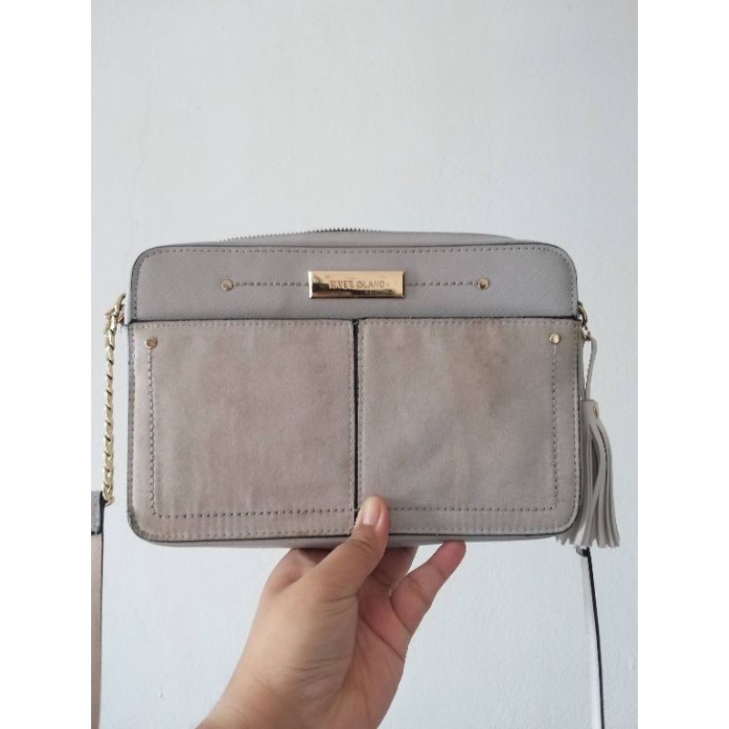 PRELOVED TAS BRAND RIVER ISLAND