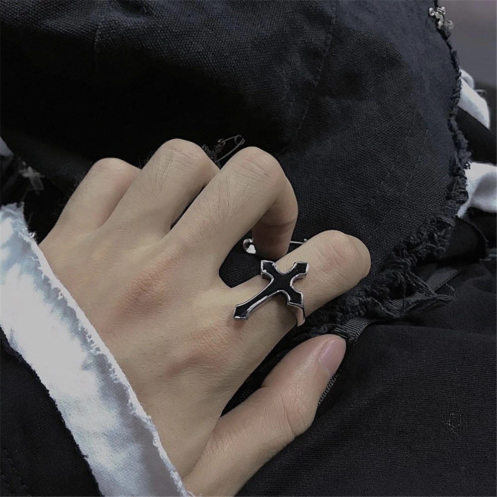 Cincin Model Terbuka Dapat Disesuaikan Bahan Logam Warna Hitam Gaya Vintage Gothic Untuk Wanita