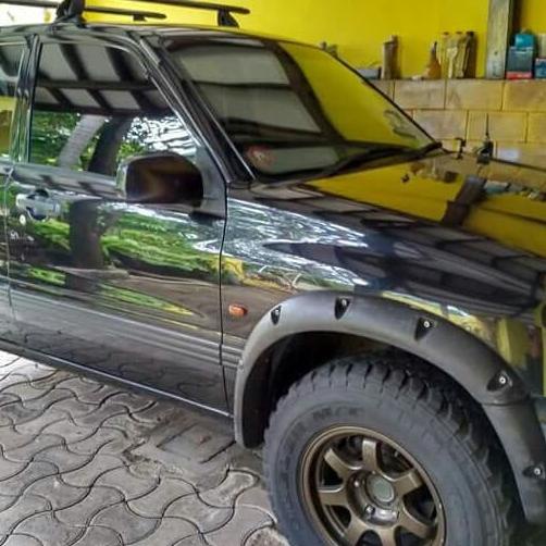 Over Fender Suzuki Escudo 1.6