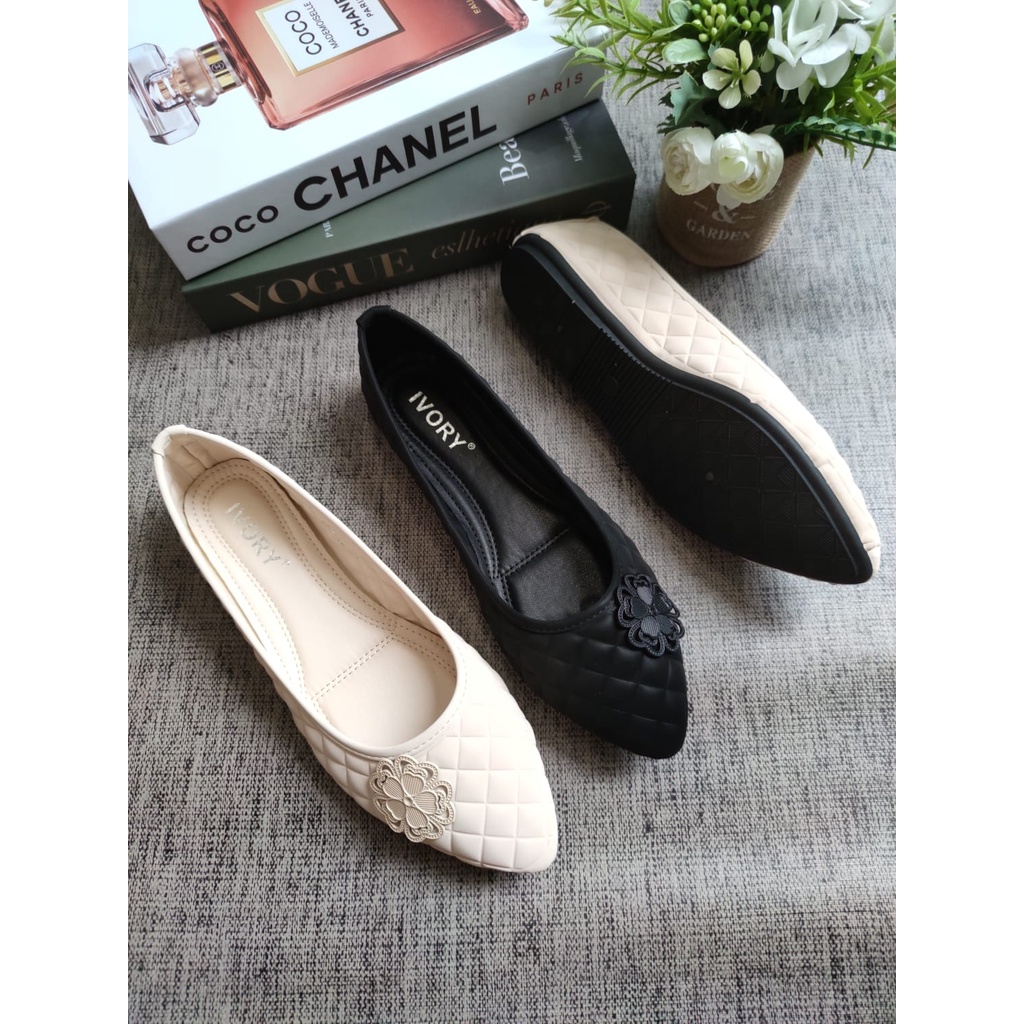 Ivory Sepatu Flat Wanita Import Terbaru 888-304