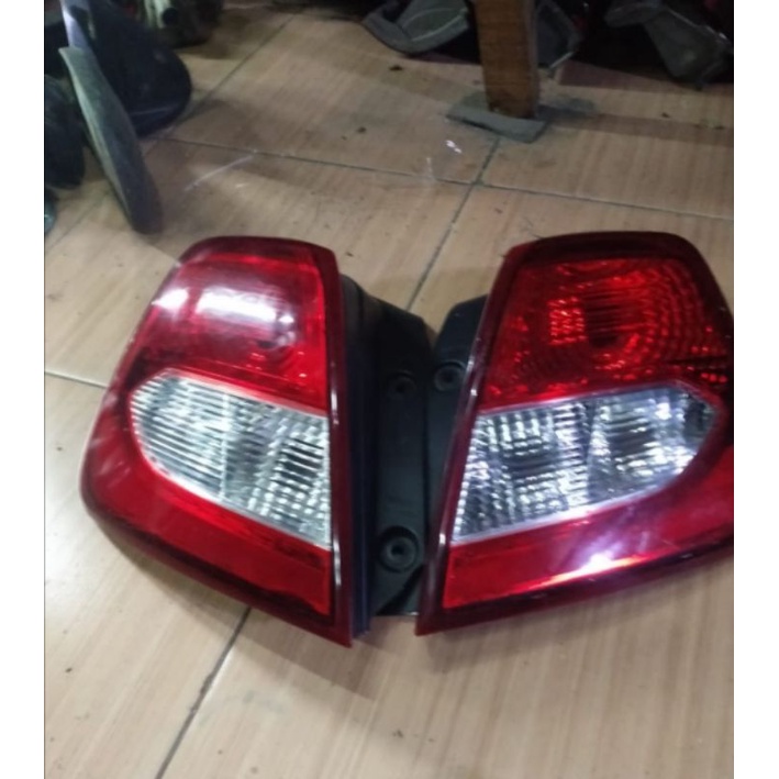 stoplamp lampu belakang datsun go original