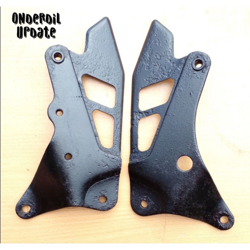 Dudukan footstep belakang motor suzuki crystal original