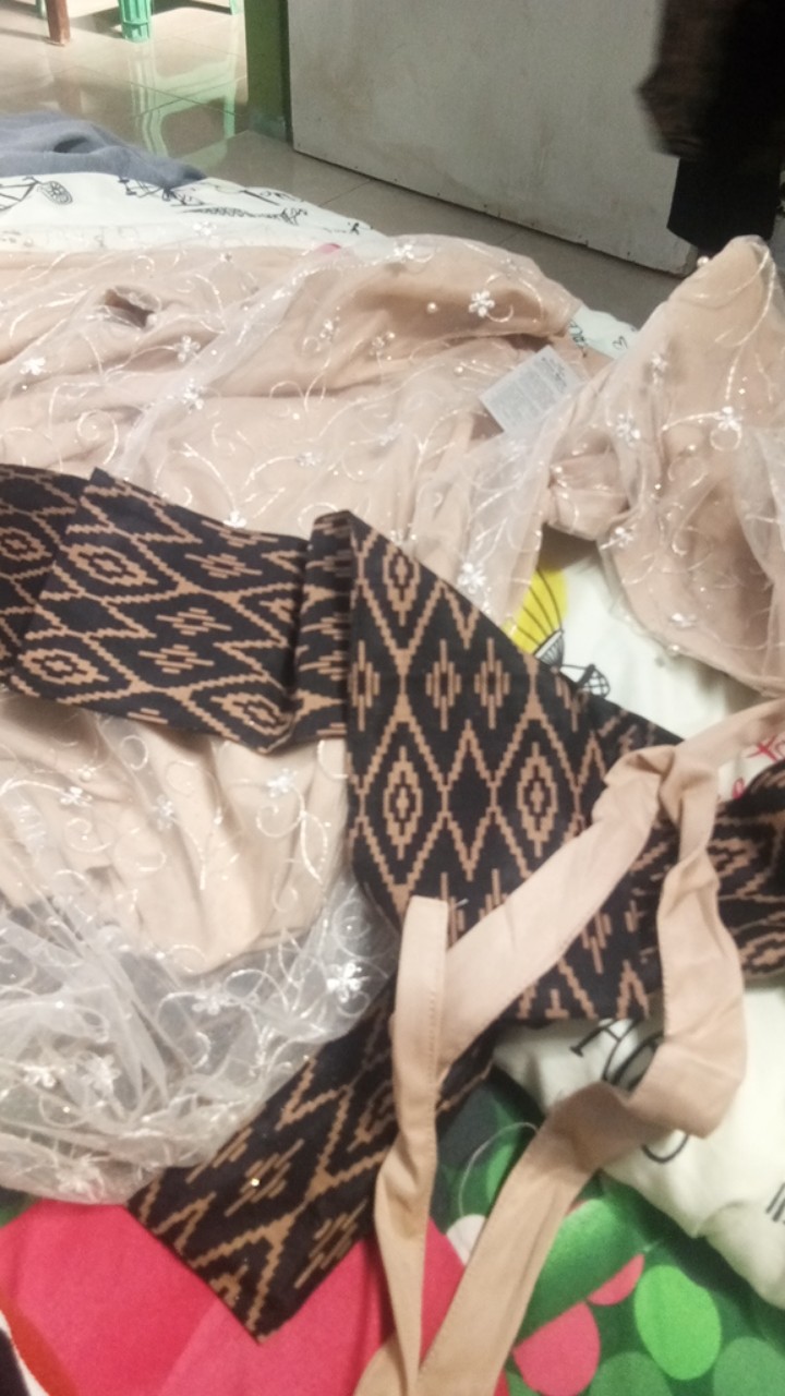 Batik Couple Casandra Rnb  Batik Sumber Urip Couple Keona Brocade Couple Amalia Alita Batik