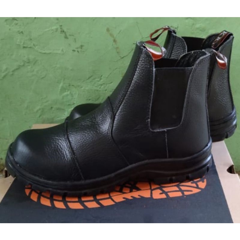 SEPATU SAFETY KRUSHERS MURAH/SEPATU PRIA/SEPATUSAFETY KULIT ASLI SOL KARET UJUNG BESI 001