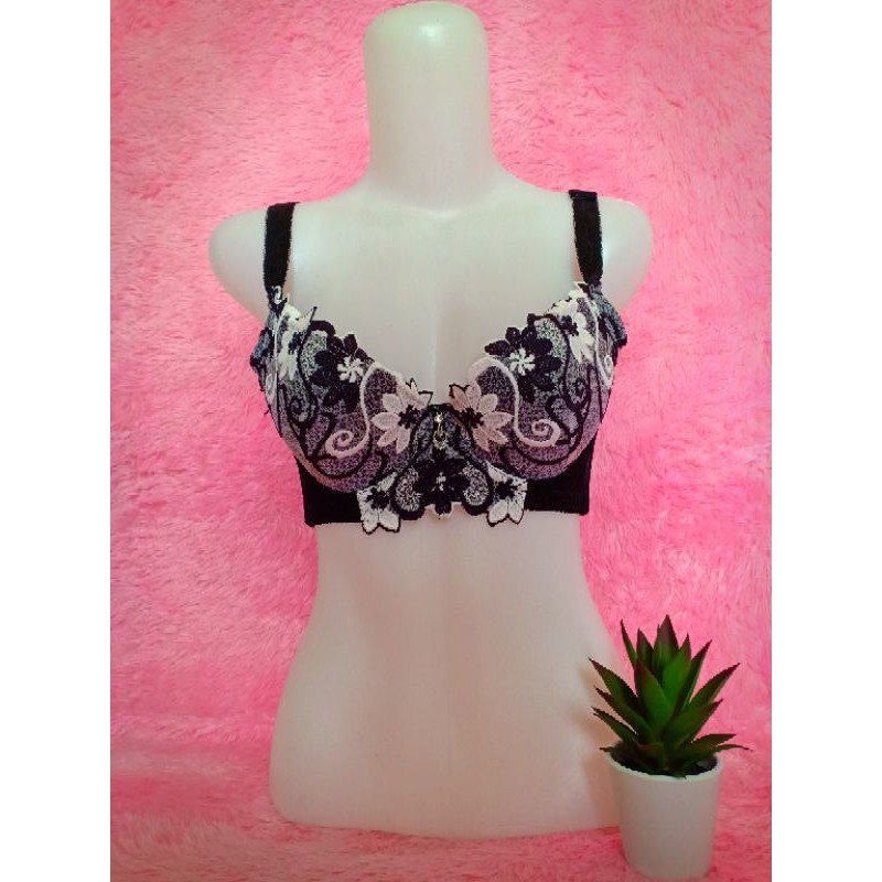 Pakaian dalam wanita Bra push up Farfala ukuran 36B dari Fiori design
