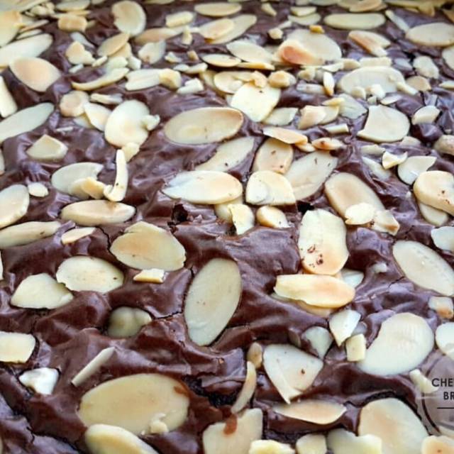 

PROMO LEBARAN Premium Chewy Fudgy Brownies Rich Chocolate #dirumahaja butter Almond wijsman wisman