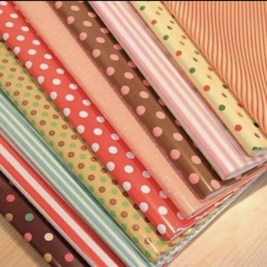 

Packing Kertas Kado Untuk Bungkus Kado Hadiah Motif Random + Wraping