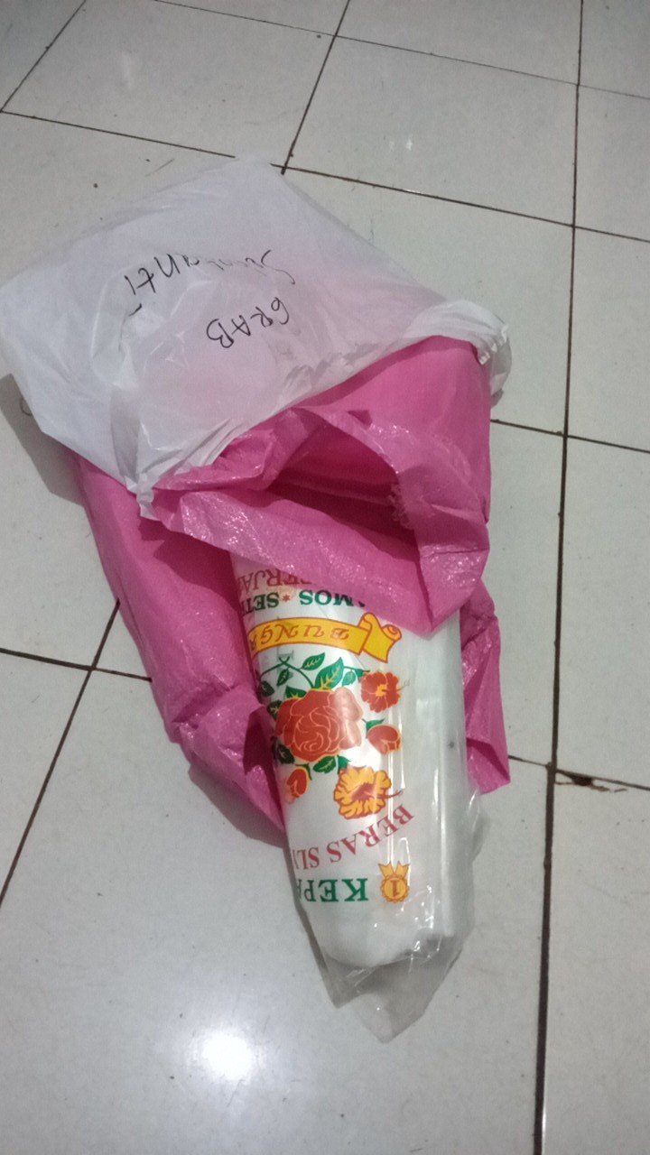 Karung Beras Warna Pink Untuk Kemasan Beras 10 Kg