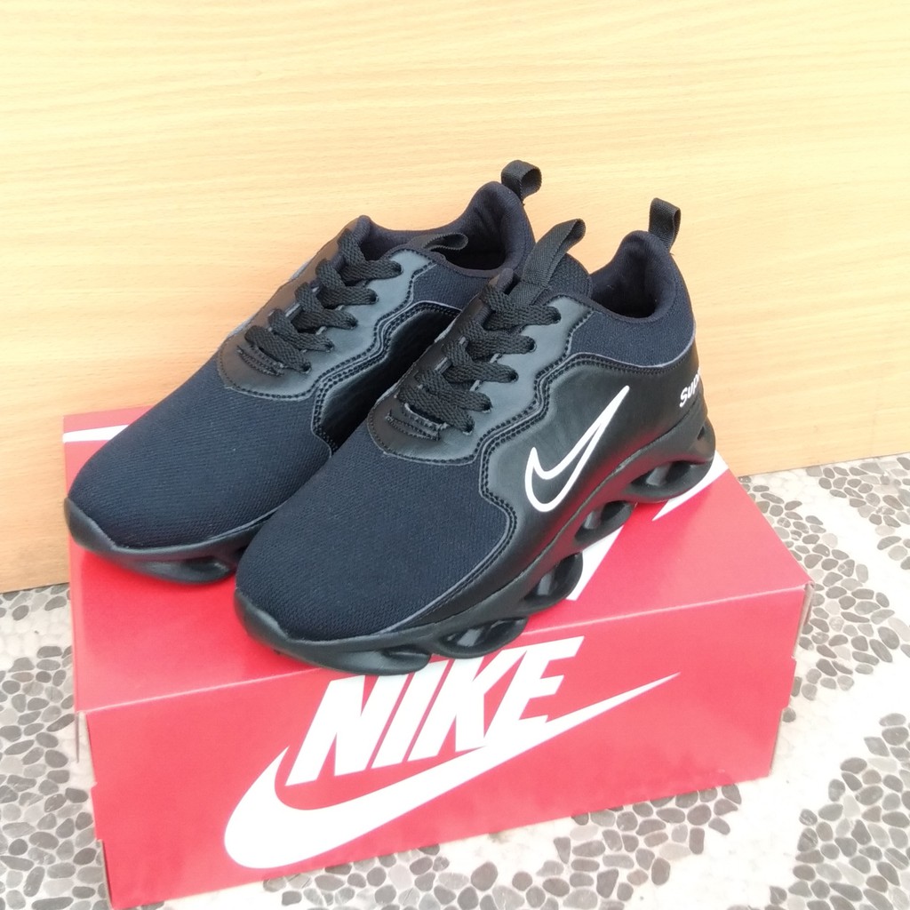 SEPATU NIKE121 SUPREME FULL BLACK SEPATU RUNNING MAN AND GIRLS SNEAKERS SEPATU SPORT