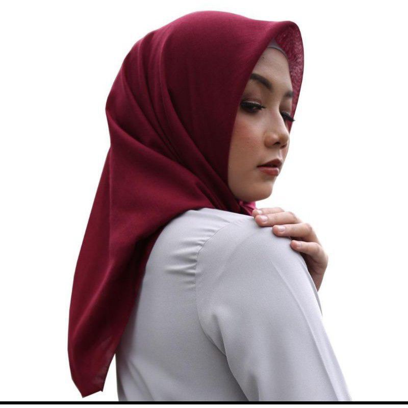Jilbab Segiempat Polos Keisha Sadia Elzatta Hitam Pollycotton Hijab Kerudung Segi Empat Krudung-Shamora merah hati