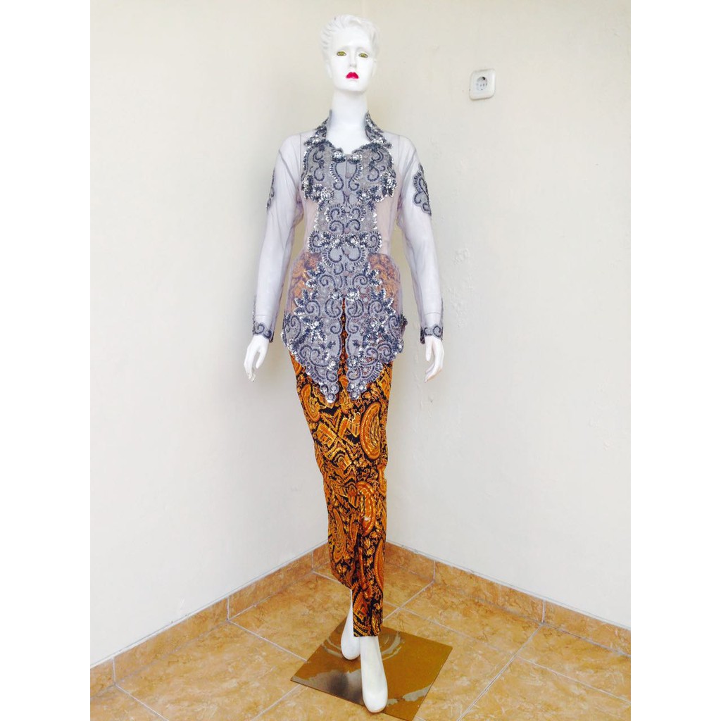 KEBAYA IBU TULLE PAYET / KEBAYA IBU CASUAL MODERN / KEBAYA IBU & BESAN