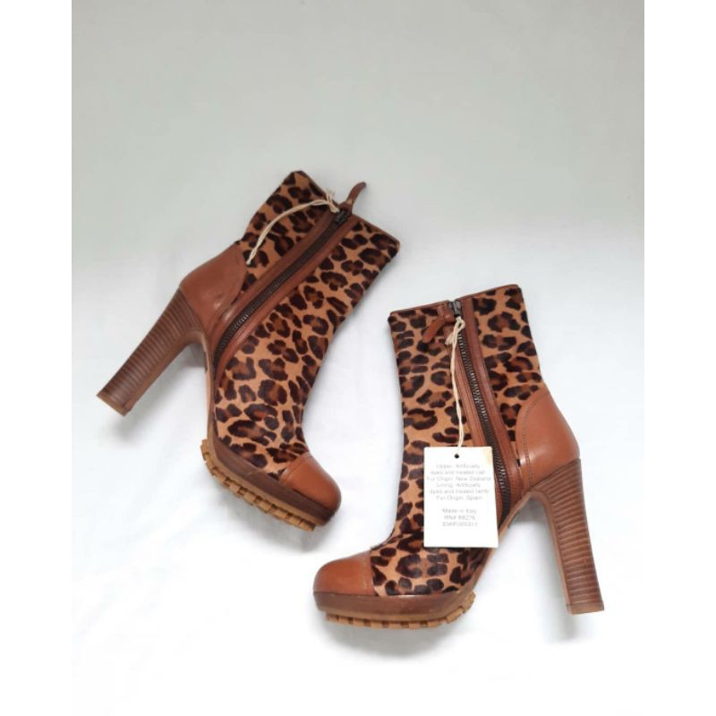 UGG Leopard Boots Second