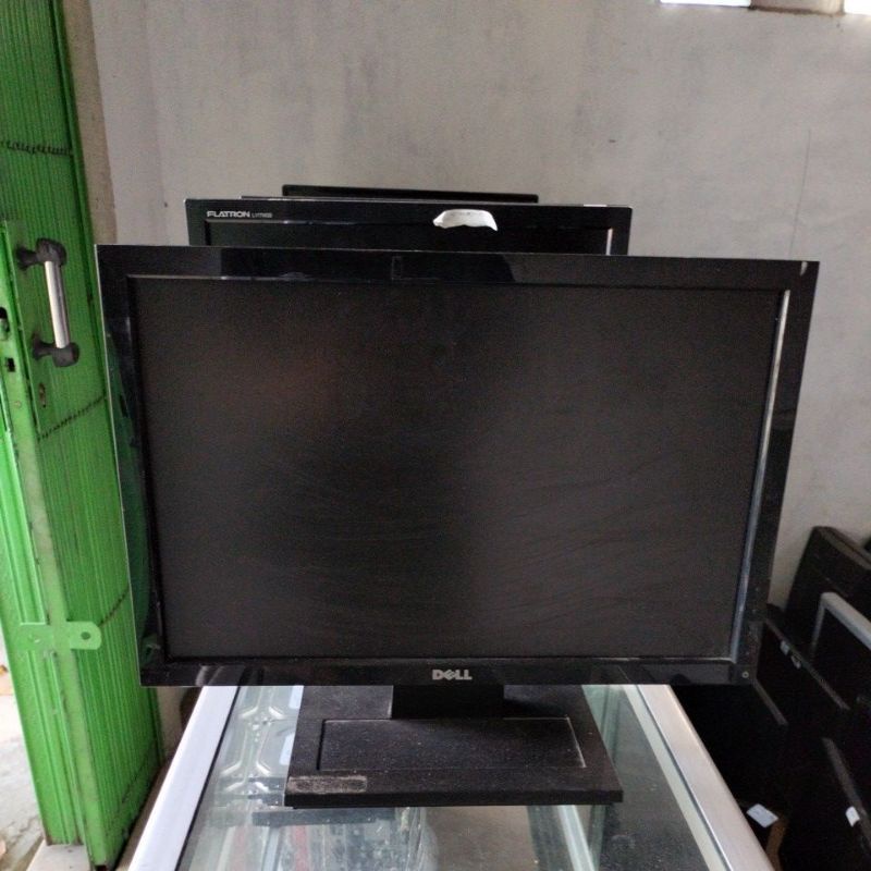 Lcd monitor pc/komputer 17 wide bukan kotak/square second normal bergaransi