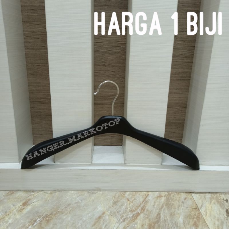 Hanger baju Distro 181 warna hitam( Isi 1 PCS )