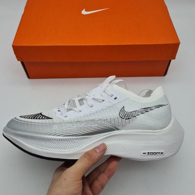 zoomx vaporfly next white