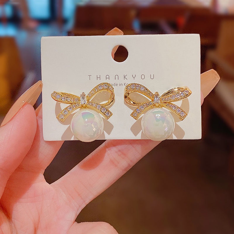 Anting Stud Desain Mermaid Aksen Mutiara Bahan 925 silver needle