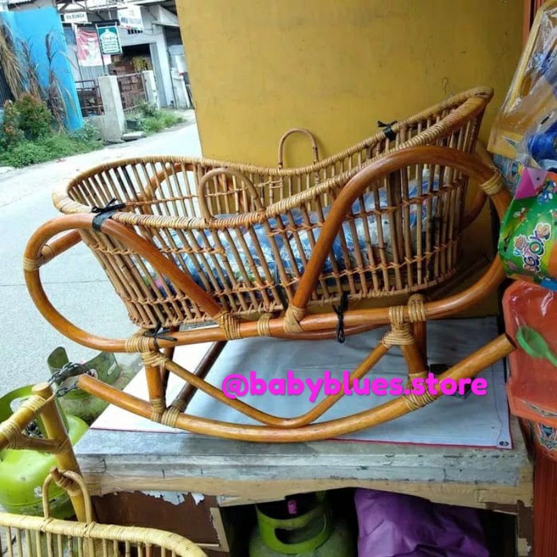 Ayunan bayi rotan model perahu