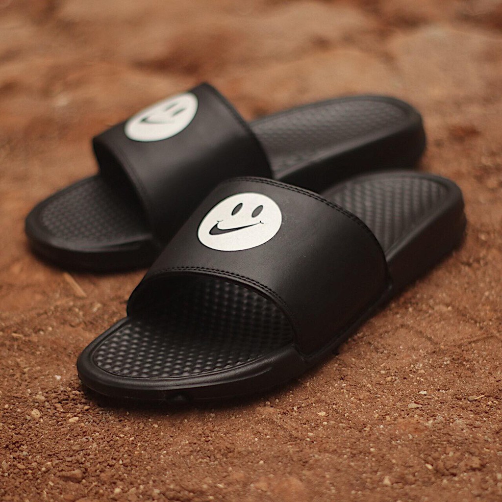 SANDAL NIKE BENASSI BLACK SMILE WHITE ORIGINAL