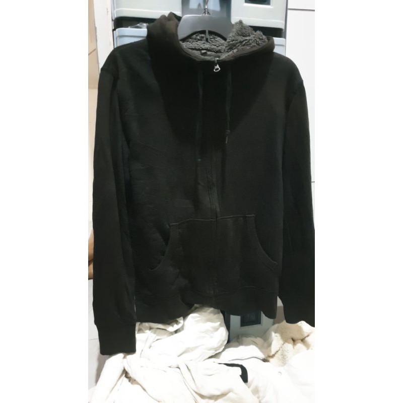 jaket zipper hoodie bulu angsa sherpa merk uniqlo