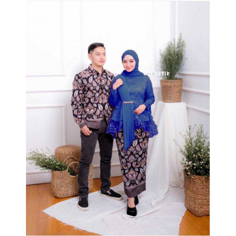 KEBAYA COUPLE KEBAYA BROKAT KEBAYA WISUDA KEBAYA AMALIA KEBAYA BATIK  BROKAT COUPLE