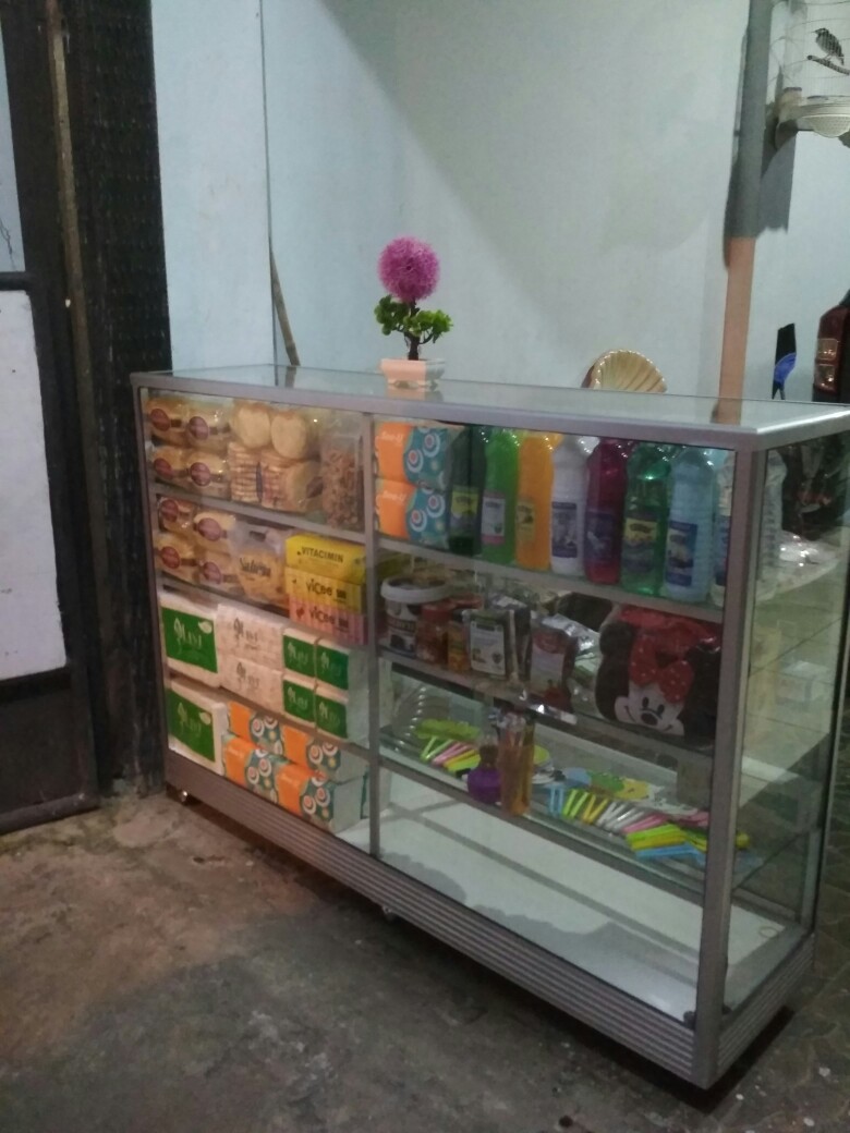 Etalase Kaca Aluminium - Gratis Kunci Etalase
