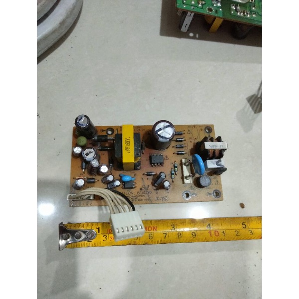 power supy 2 Amper 12 volt 3,3 volt 5 volt