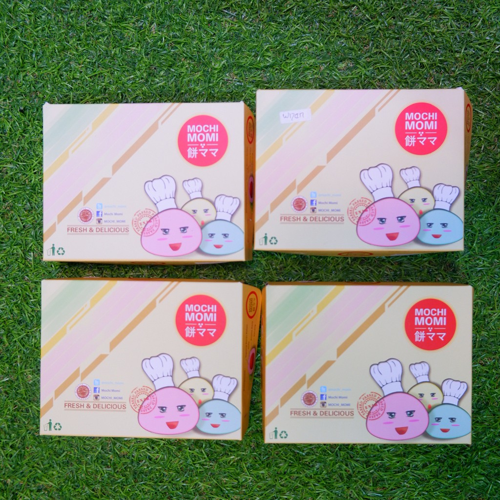 

4 box Mochi Campur dan Wijen Ukuran kecil (isi 12 pcs per box)
