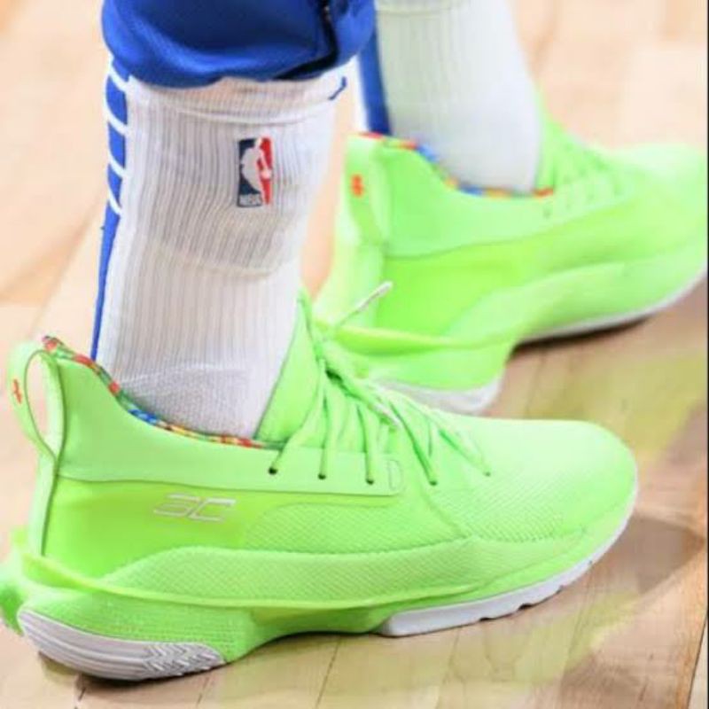 Sepatu Basket Curry7 Sour Patch Volt