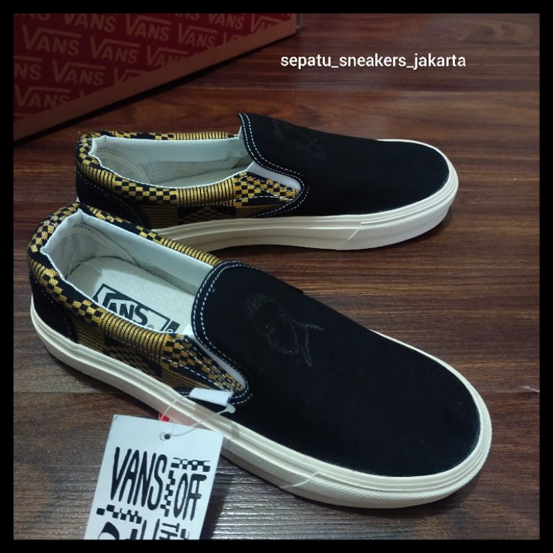 Sepatu VANS Slip On Motif