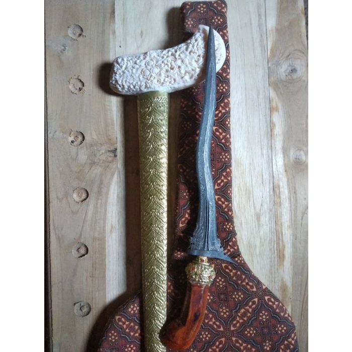 Keris makoro warangka gayaman gading kw sepuh bsuk pada masa nya 1jt