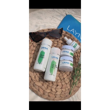 layna paket acne