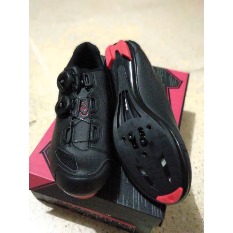 sepatu roadbike avelio 40 38