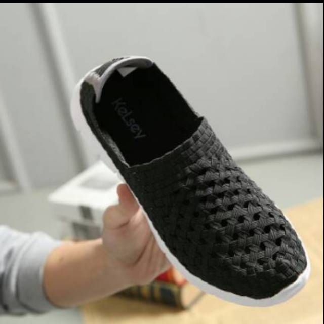 Sepatu pria rajut kelsey
