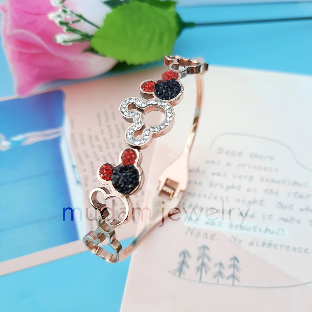 Gelang Bangle Titanium Karakter Mickey And Minnie Warna Rose Gold, Gold dan Silver