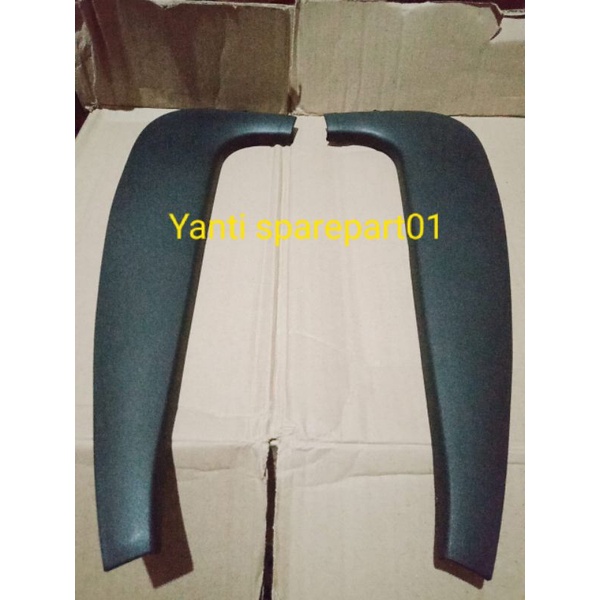 Lis lis kaca pintu CANTER ps110 ps125 harga satu set kanan kiri