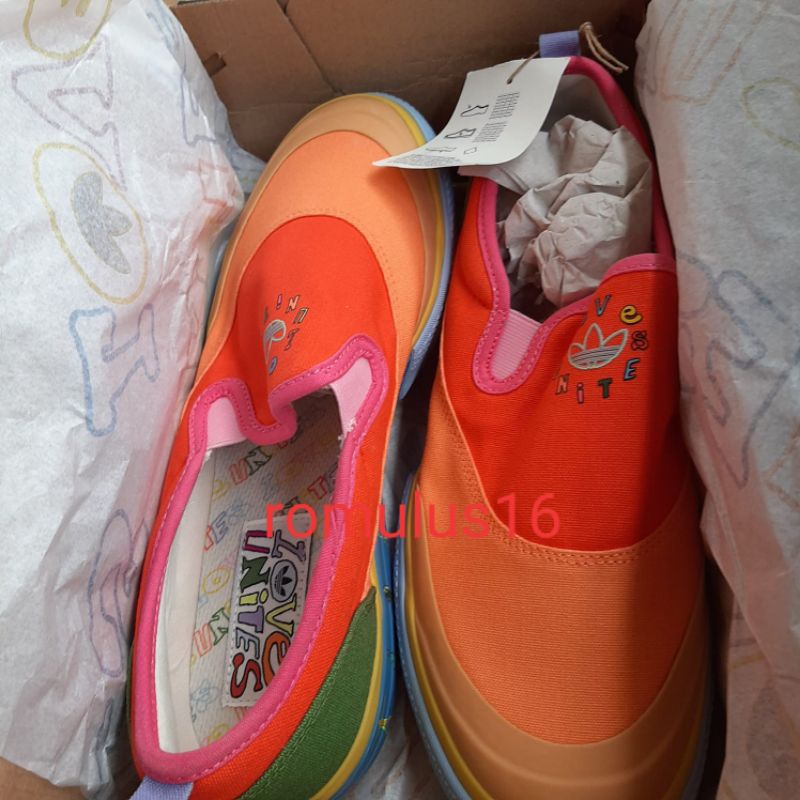 Adidas Nizza Pride slip on unisex