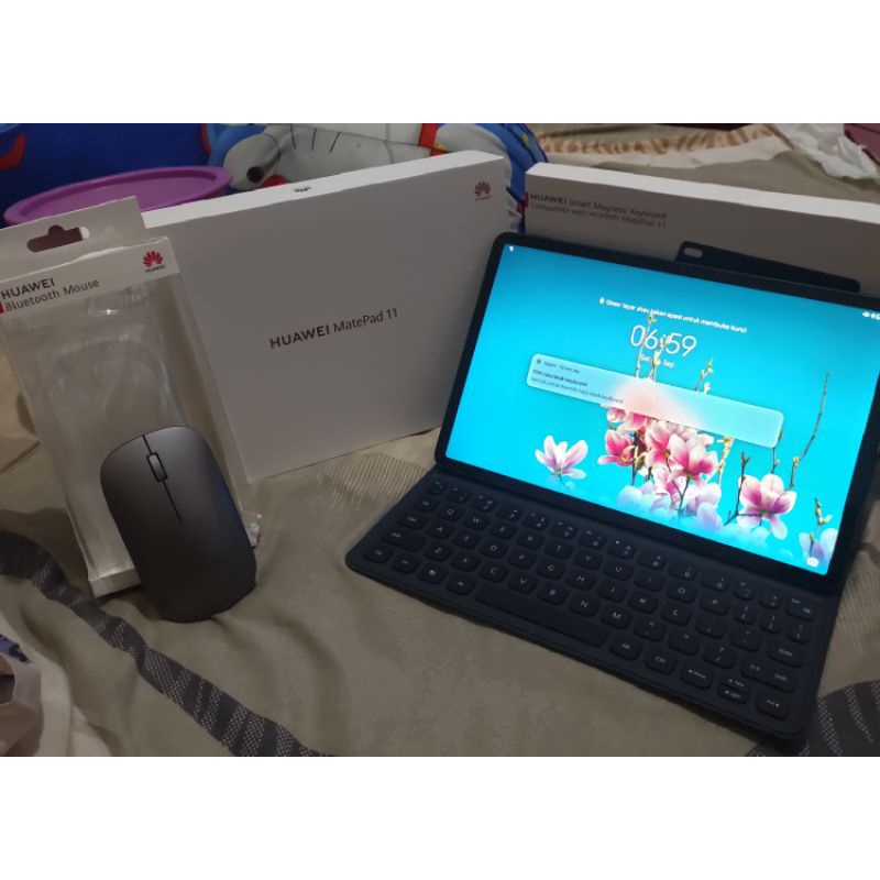 SECOND LIKE NEW - HUAWEI MATEPAD 11 bundling Keyboard & Mouse