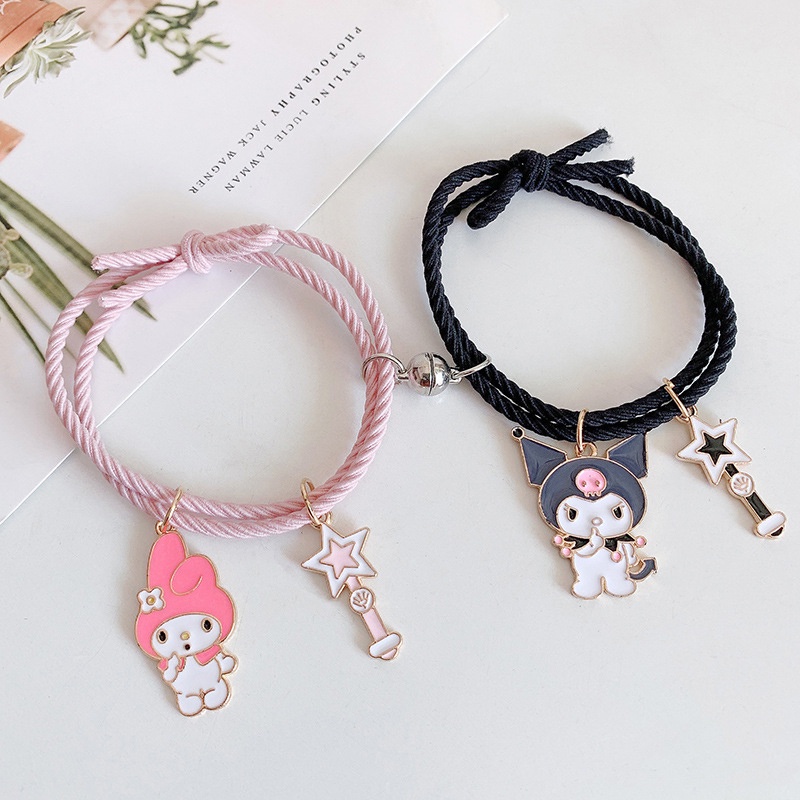 2pcs Gelang Tali Elastis Dengan Liontin Boneka Smiley Bahan Metal Untuk Pasangan